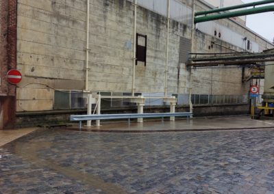 Securing the facade of a washhouse